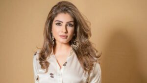 मुंबई में Raveena Tandon और उनके ड्राइवर पर भीड़ ने किया हमला