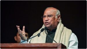 चुनाव आयोग पहुंची बीजेपी: प्रधानमंत्री पर मल्लिकार्जुन खरगे की ‘आतंकवादी’ टिप्पणी पर मचा बवाल