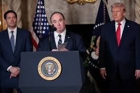 ईरान के साथ युद्ध के बीच अमेरिकी नौसेना में बड़ा फेरबदल: सचिव जॉन फेलन का इस्तीफा, हंग काओ संभालेंगे कमान