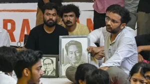 भूख हड़ताल पर बैठे शख़्स को जबरन हटाने का मामला: कोर्ट के फ़ैसले