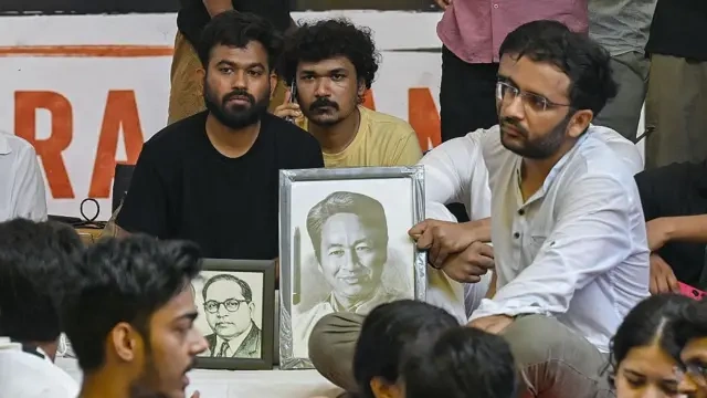 भूख हड़ताल पर बैठे शख़्स को जबरन हटाने का मामला: कोर्ट के फ़ैसले