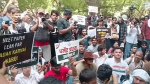 जेन-ज़ी प्रोटेस्ट: ‘हम कॉकरोच हैं, ऐसे पीछे हटने वाले नहीं’