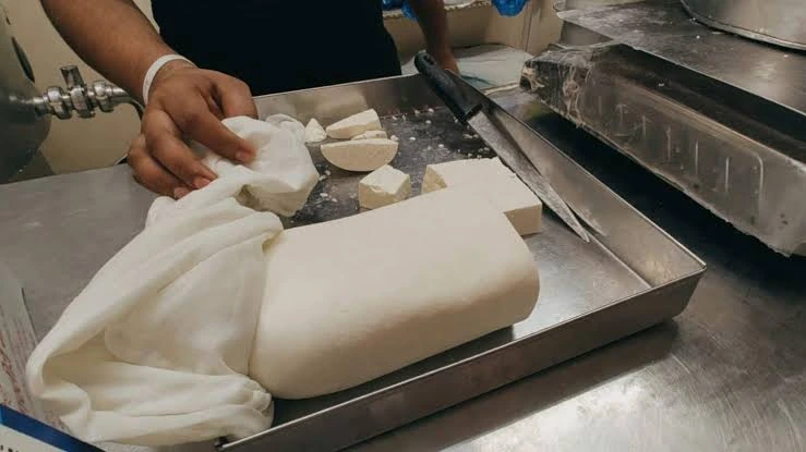 Punjab Analogue Paneer Ban: पंजाब सरकार का बड़ा फैसला, एनालॉग पनीर की बिक्री पर 1 साल का प्रतिबंध; जानें क्या है यह और सेहत पर असर