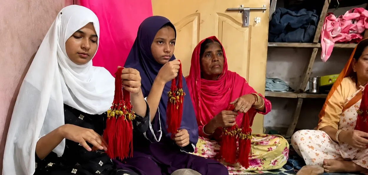 Muslim Women Making Rakhi in Gujarat: अहमदाबाद के मिल्लतनगर की मुस्लिम महिलाओं की गंगा-जमुनी तहज़ीब और स्वावलंबन की प्रेरक कहानी