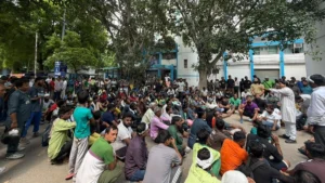 Delhi Sanitation Workers Protest: सफाई कर्मचारी की हत्या के बाद दिल्ली में बवाल, परिवार को ₹1 करोड़ मुआवजा और सरकारी नौकरी की मांग