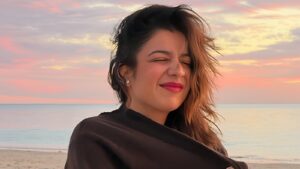 Jasmine Sandlas House in Punjab: जैस्मिन सैंडलस ने मां के लिए पंजाब में खरीदा घर, सोशल मीडिया पर क्यों भावुक हुए फैंस?