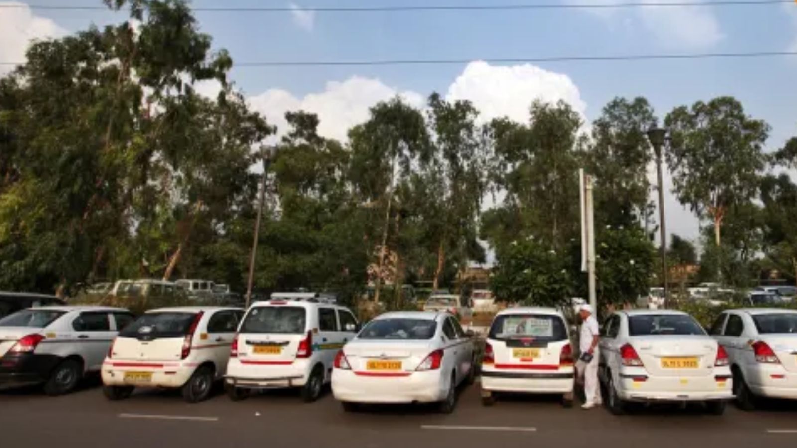 Chandigarh Uber Rapido License Suspended: चंडीगढ़ में उबर और रैपिडो का लाइसेंस 6 महीने के लिए निलंबित, जानिए पूरा मामला और यात्रियों पर इसका असर