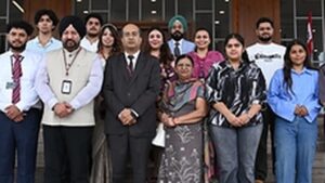 Chandigarh University Study Abroad: चंडीगढ़ यूनिवर्सिटी के 50 मेधावी छात्र पढ़ेंगे UK, कनाडा, जर्मनी और फ्रांस में, जानिए पूरी रिपोर्ट
