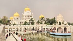 Punjab Gurdwara Stone Pelting Fake AI Images: पंजाब गुरुद्वारे पर पथराव की घटना और एआई जनित फर्जी तस्वीरों का सच